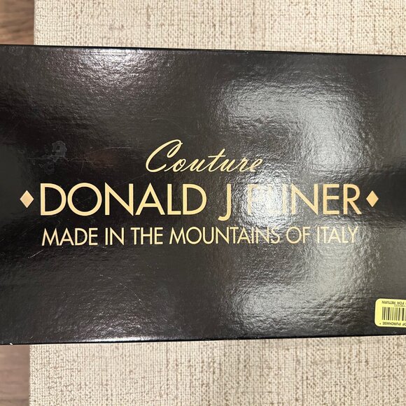 couture Donald J. Pliner by Donald J Pliner Alligator embossed Leather Pump - Picture 7 of 7